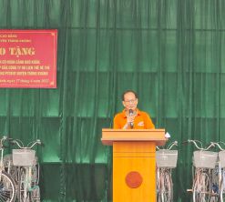 Tặng quà và xe đạp cho học sinh có hoàn cảnh khó khăn Trường PT Dân Tộc nội trú huyện Trùng khánh - Cao Bằng 25.4.22